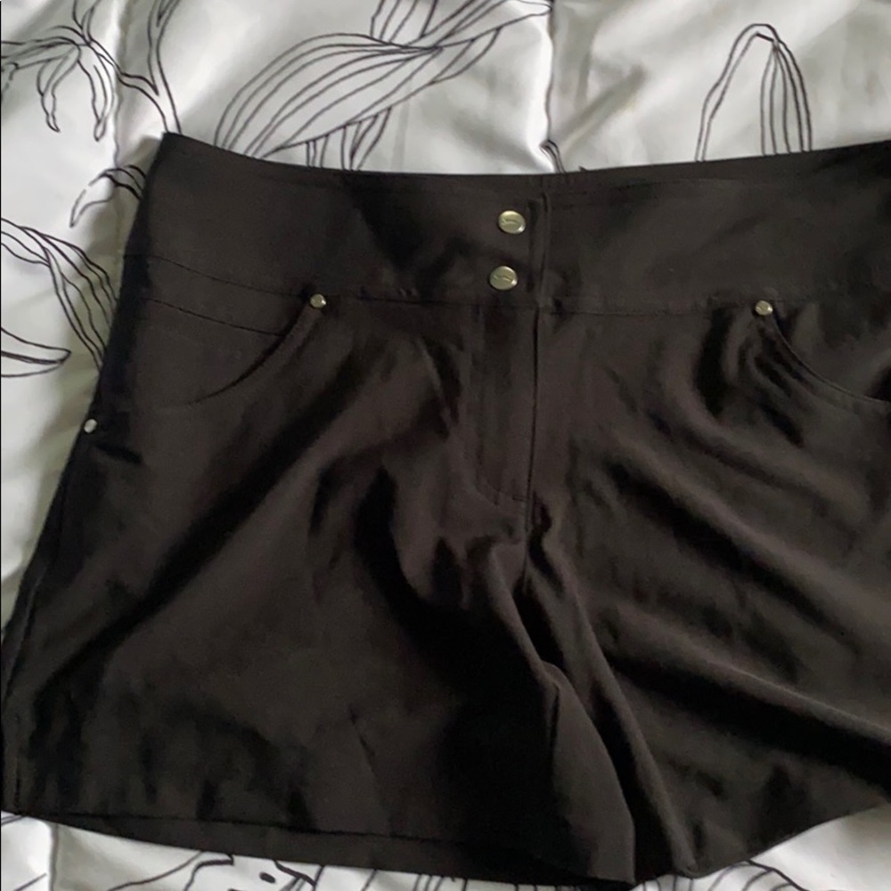S laze her women’s golf shorts